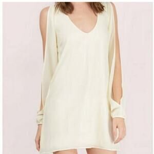 Tobi Breezy B Mini Dress Split Sleeve V
Neck Size Small New Tags Ivory Cream